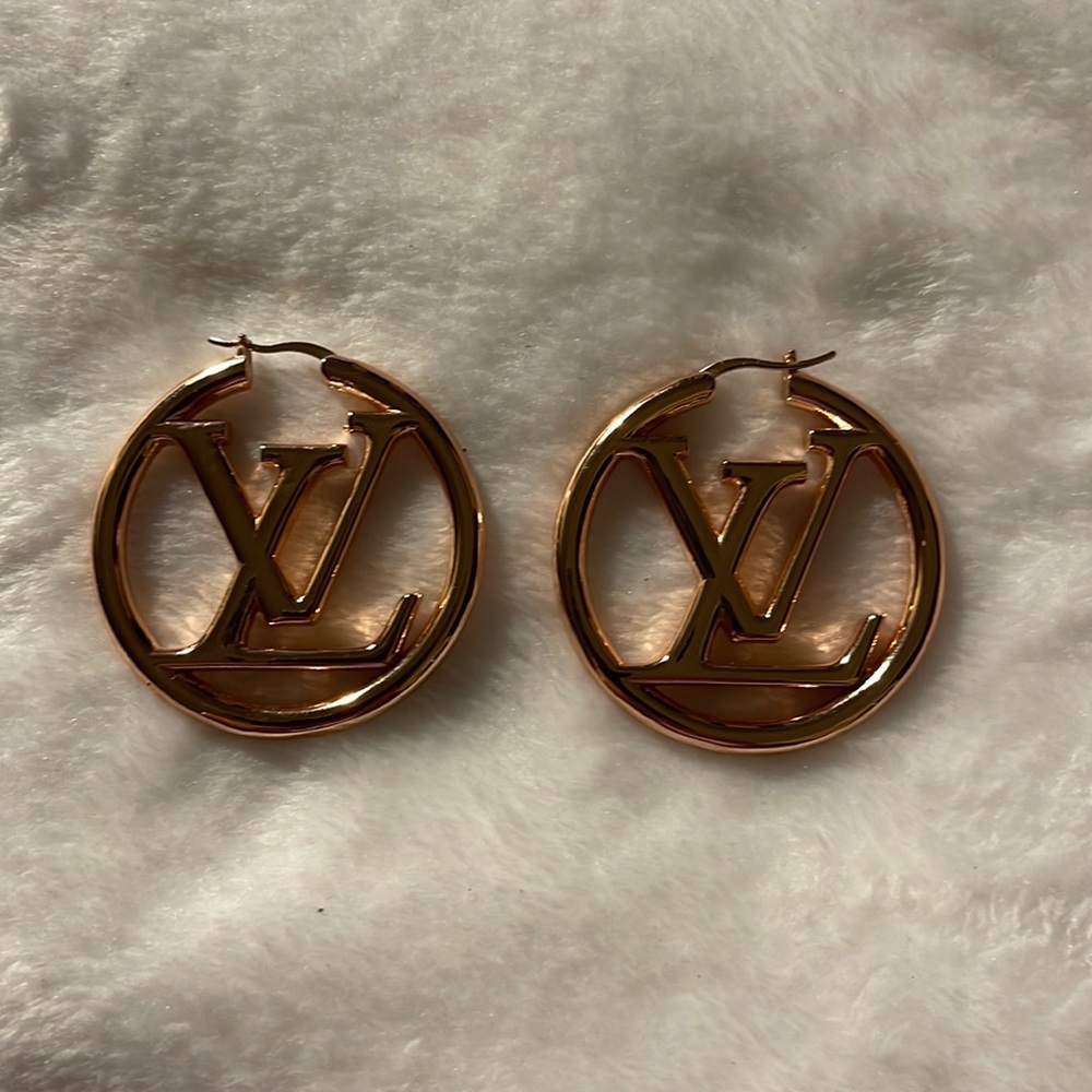 Rose gold fashion earrings.